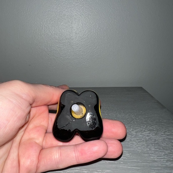 Nora Fleming St. Jude’s Yellow Boots ‘Jumpin’ Puddles’ Mini - Picture 4 of 4